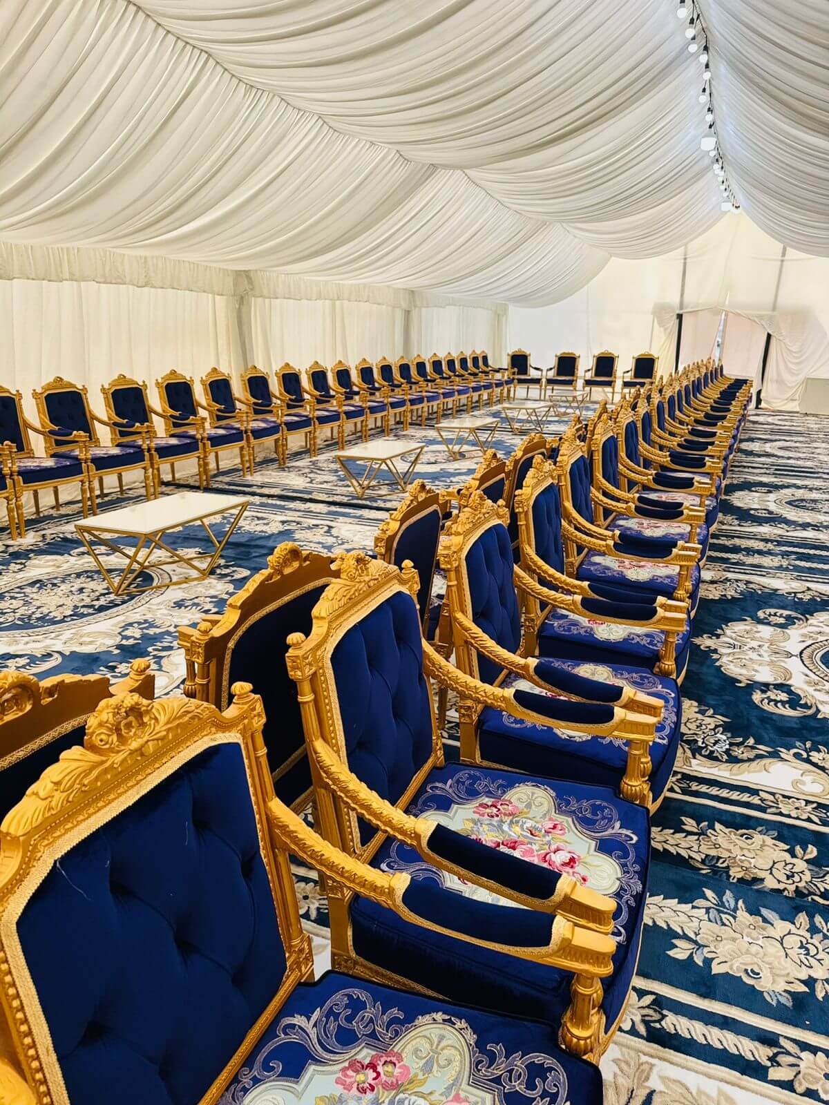 خيمة عزاء فاخرة في دبي